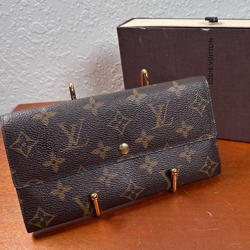 Auth Louis Vuitton Monogram Pochette
Porte Monnaie Credit TH0093